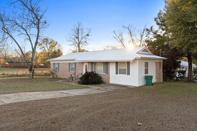 Foto del edificio - 5417 College Dr