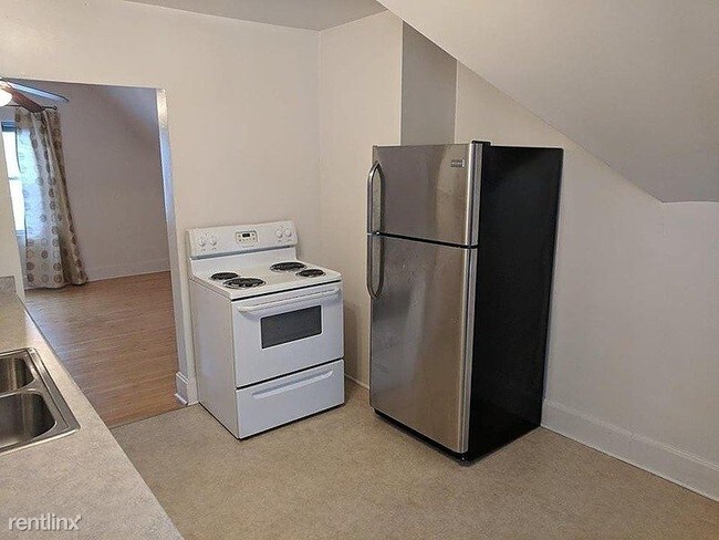 Building Photo - 4832 N Mohawk Ave