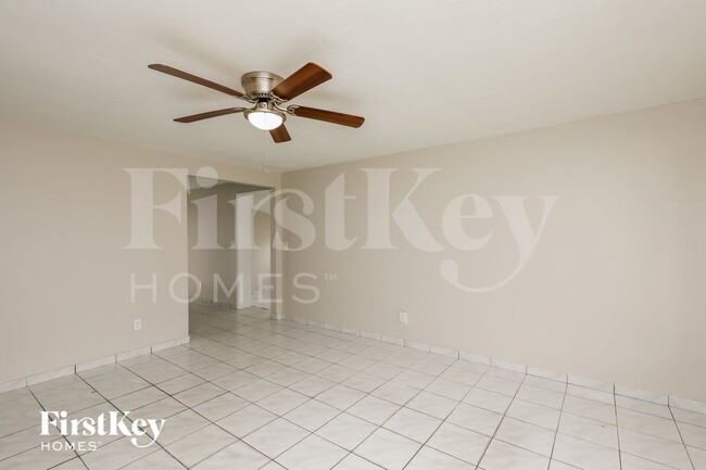 Building Photo - 5826 N Farragut Dr