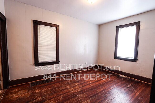 Building Photo - 1413 E Indiana St