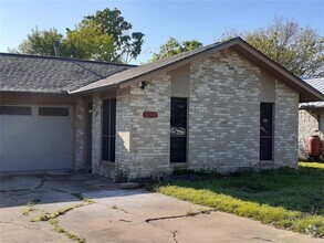 Building Photo - 12517 Limerick Ave