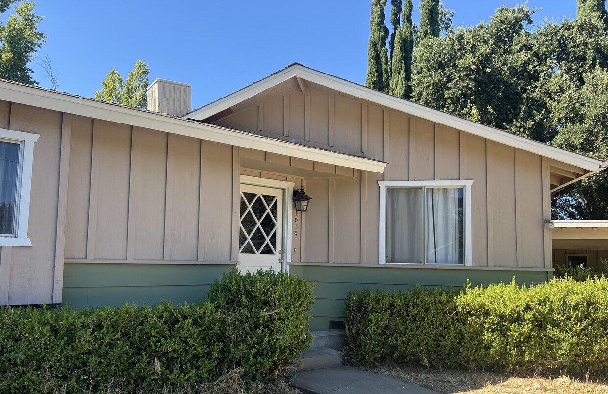 Foto principal - 1912 W Sacramento Ave
