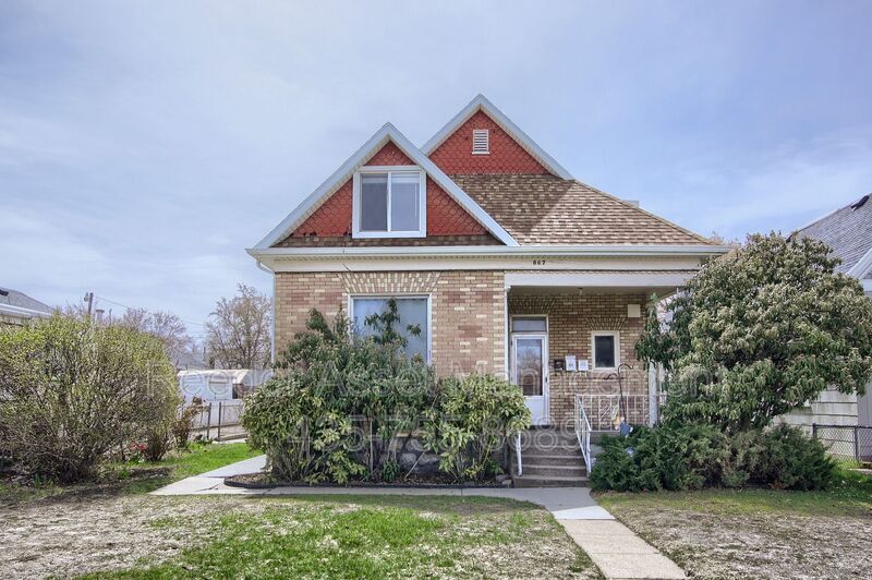 Primary Photo - 867 26th St