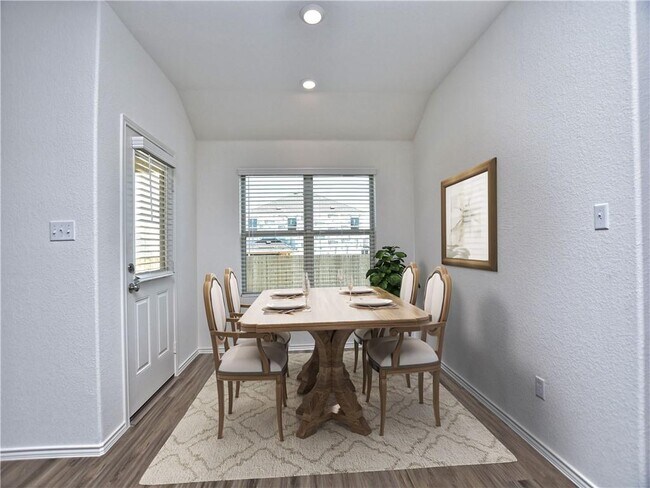Foto del edificio - 21413 Wilmiller Ln