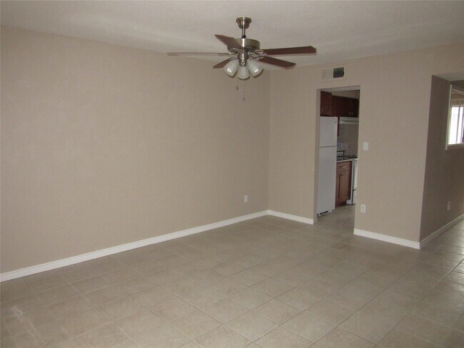 Building Photo - 6202 Skyline Dr
