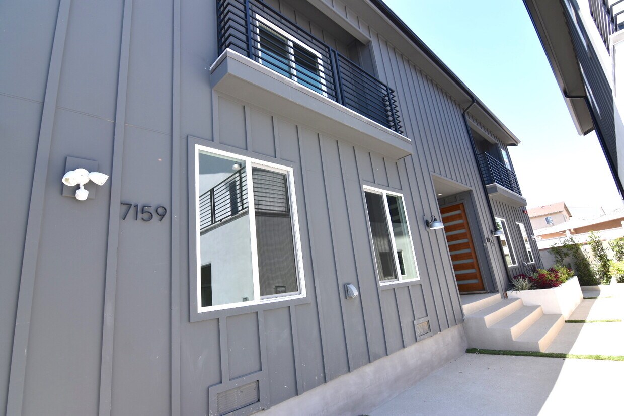 7159 S La Cienega Blvd, Los Angeles, CA 90045 Townhome Rentals in Los