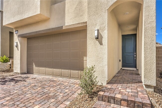 Building Photo - 11640 Desert Hollow Avenue