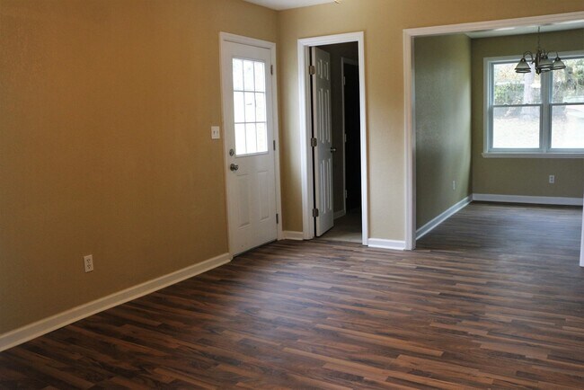 Foto del edificio - 1600 Mazor Dr