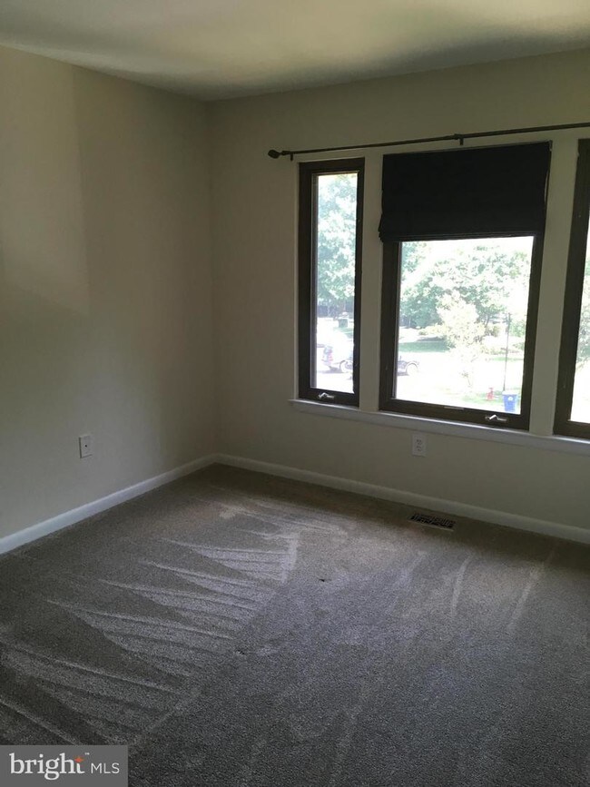 Building Photo - 2038 Swans Neck Way
