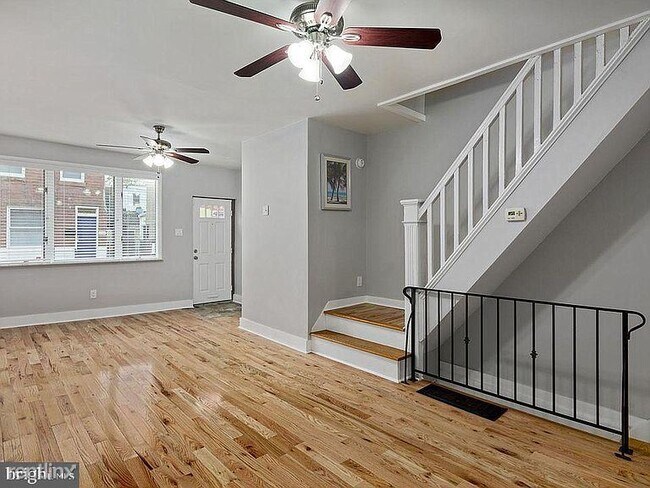 Building Photo - 2 br, 1.5 bath House - 2527 S Marshall St