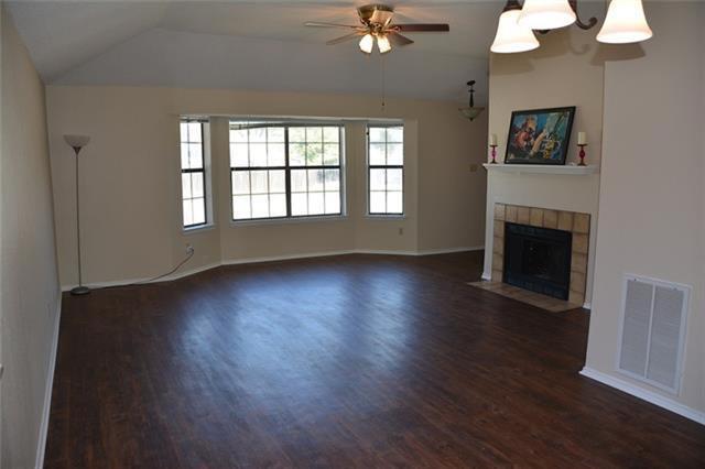 Building Photo - 216 E Denton Dr
