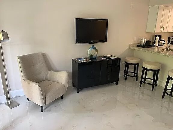 Foto del edificio - 2951 S Bayshore Dr