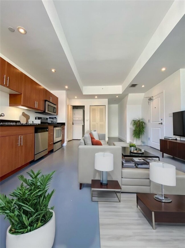 Building Photo - 111 E Flagler St