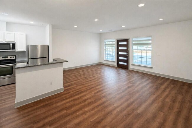 Foto del edificio - 12280 Mulligan Glen Ct