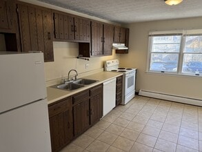 Building Photo - 16 Briarwood Dr