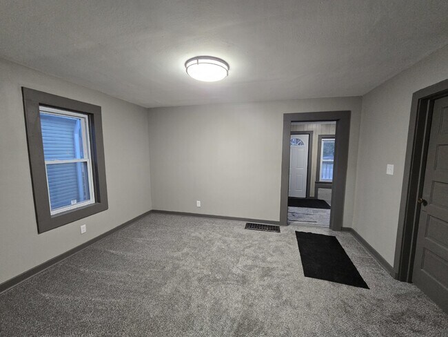 Foto del edificio - 1171 S Madison Rd