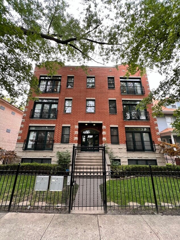 1912 W Touhy Ave Unit 3W, Chicago, IL 60626 Condo for Rent in Chicago