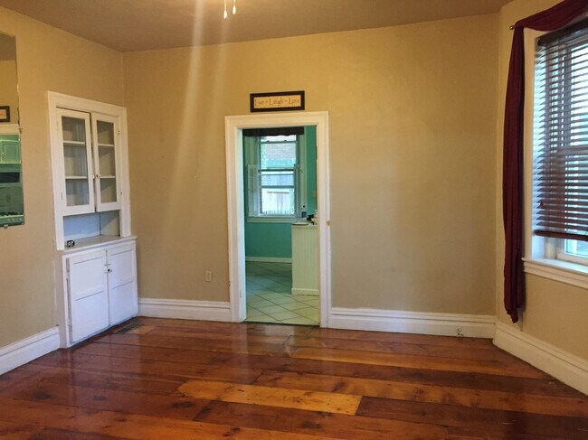 Dinning room - 120 S Braddock Ave