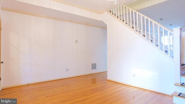 Foto del edificio - 1209 E St NE