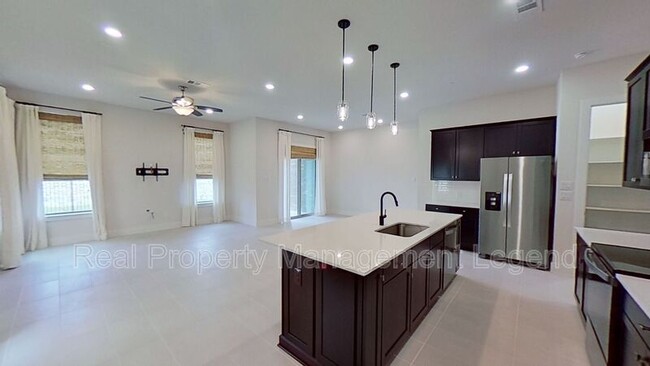 Building Photo - 1056 Maverick Dr