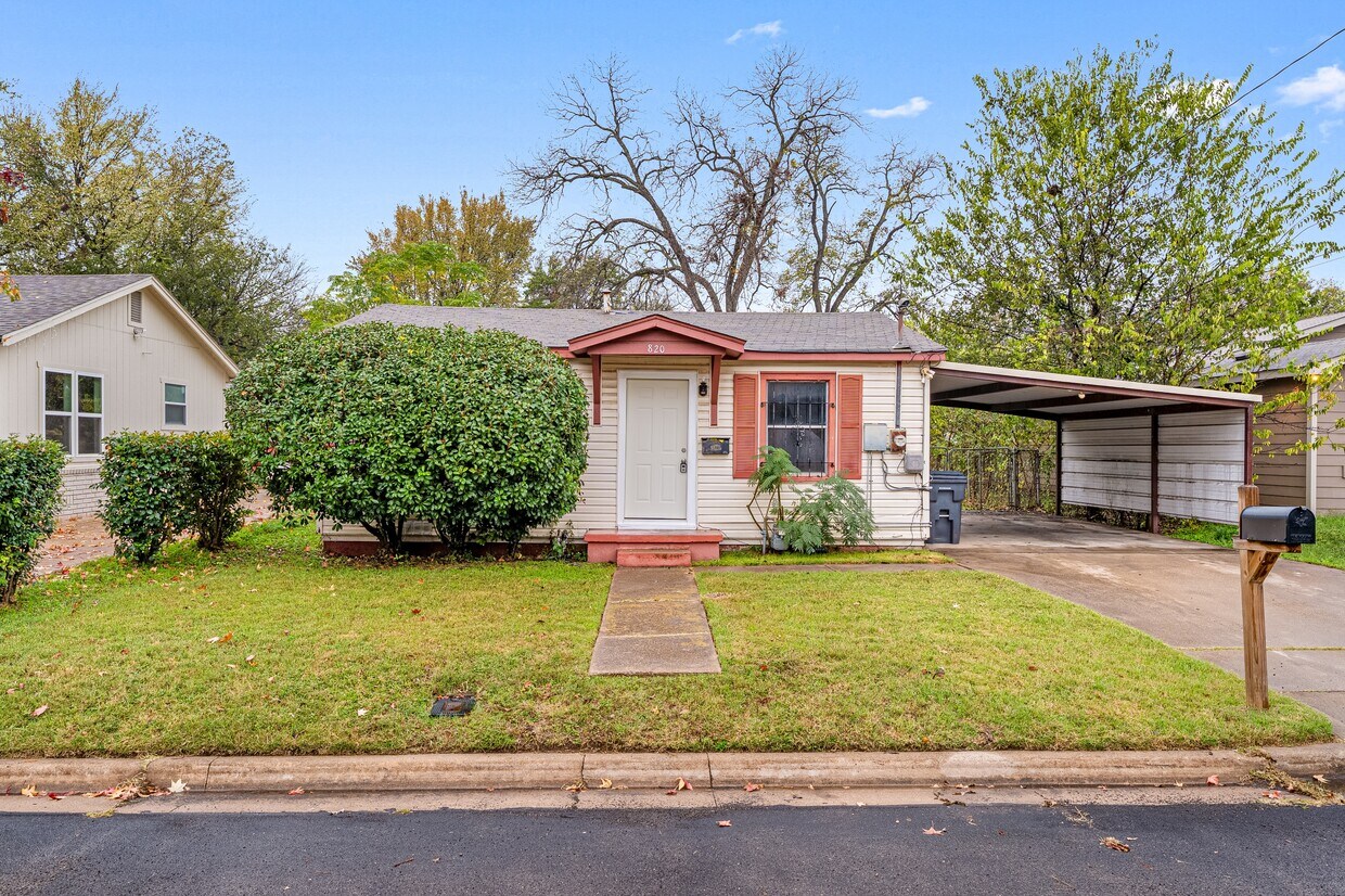 Foto principal - 820 Pecan Ave