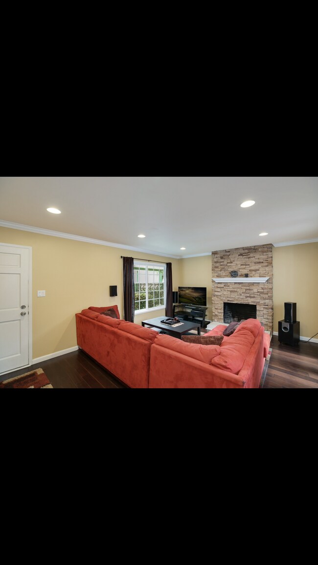 Building Photo - 1845 Anaheim Ave