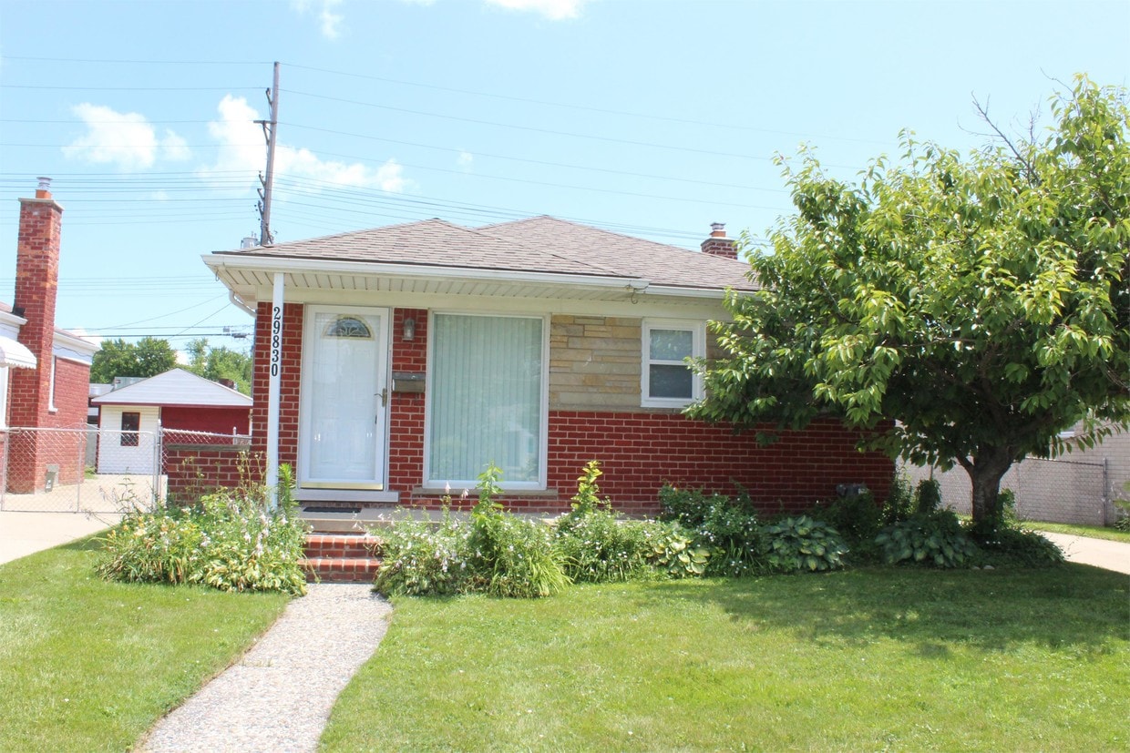 Primary Photo - 29830 Taylor St