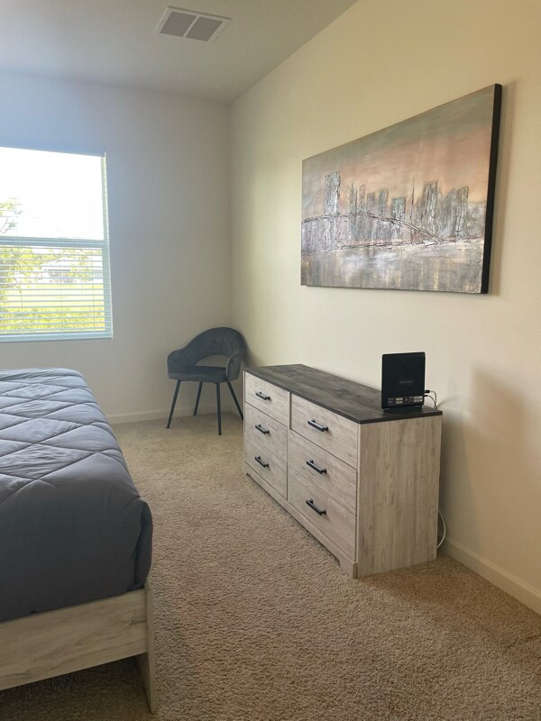 Foto del edificio - 3115 Marshall Dr