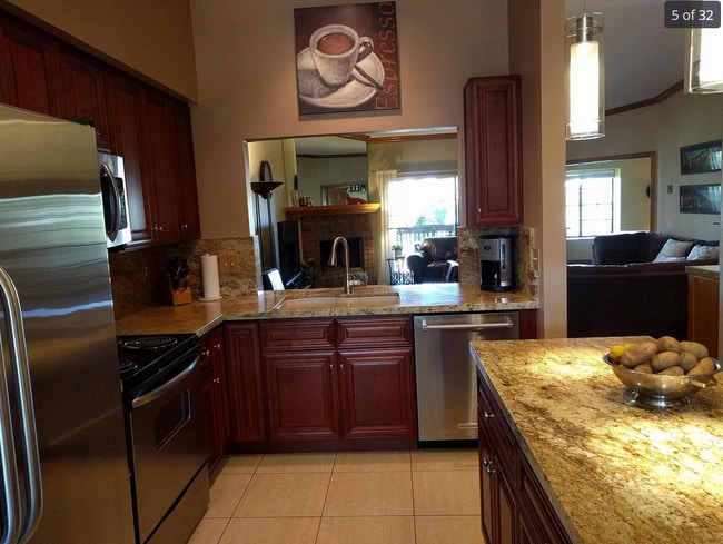 Building Photo - 8870 Villa La Jolla Dr