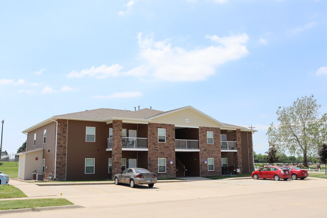 Building Photo - Villas at Fox Pointe