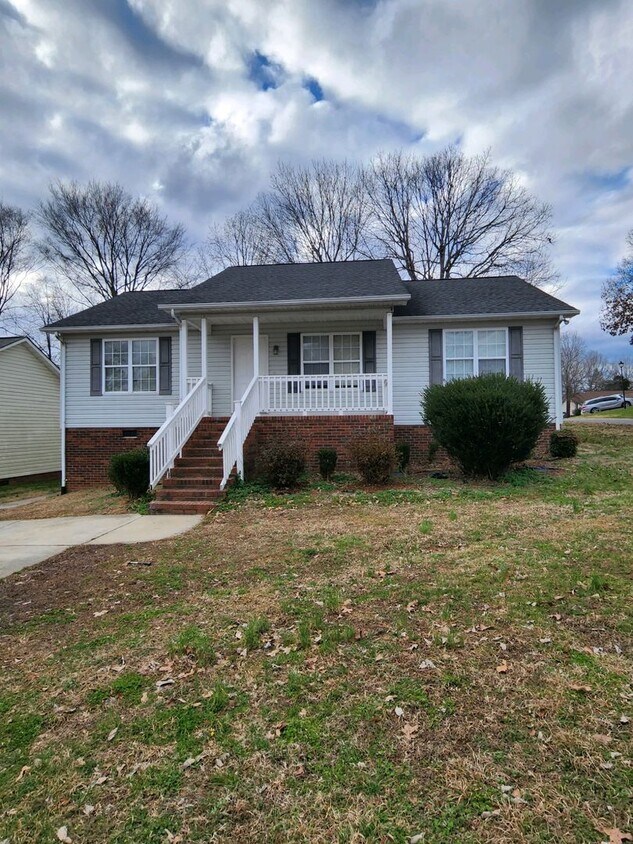 Foto principal - 3b/2b Ranch in Concord