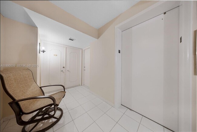 Foto del edificio - 4280 Galt Ocean Dr