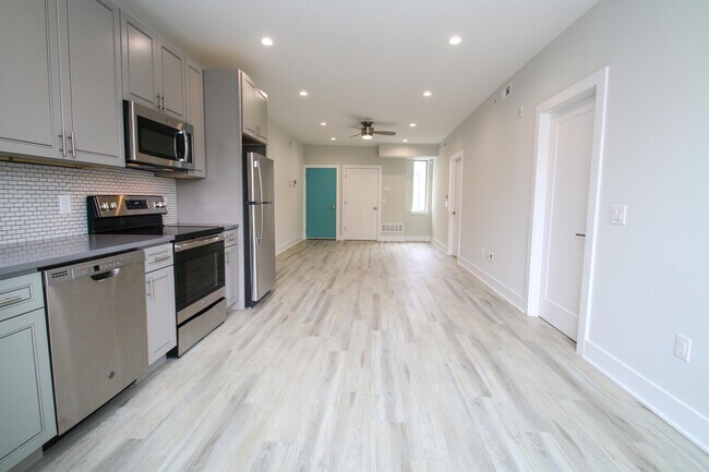 Building Photo - 3718 Haverford Ave