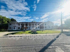 Building Photo - 811 Jackson Keller Rd