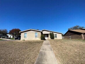 Building Photo - 6928 Alexandria Ct