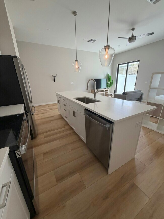 Foto del edificio - 821 16th St N