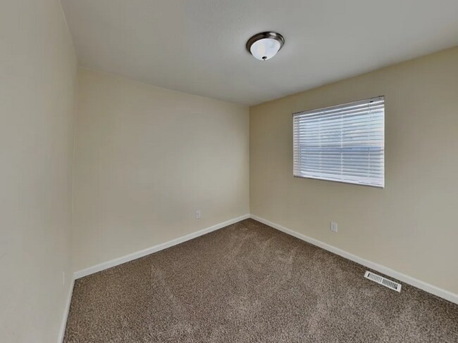 Building Photo - 5321 Xanadu St