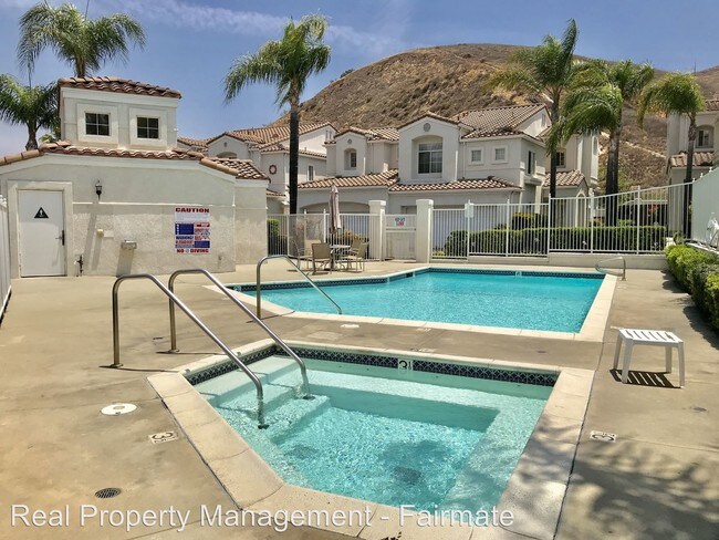 Building Photo - 3 br, 2.5 bath House - 341 Via Moreno