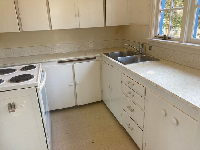 Building Photo - 1 Bed 1 Bath Home