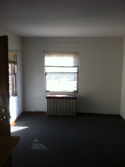 Building Photo - 206-208 E Kent St