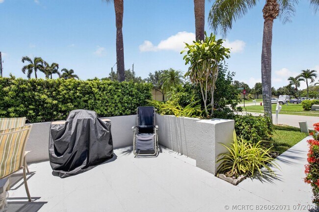 Building Photo - 8108 Summer Shores Dr
