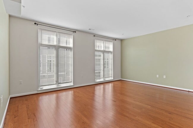 Building Photo - 3030 Meridian Cmns