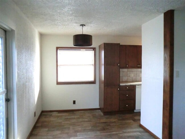 Building Photo - 202 Bedford Trail