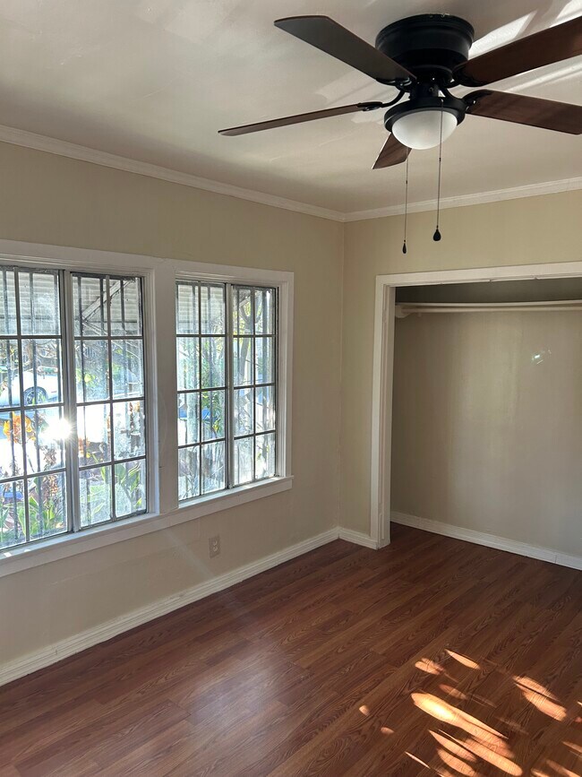 Building Photo - 631 W Avenue 28