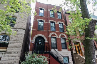 Building Photo - 711 W Briar Pl