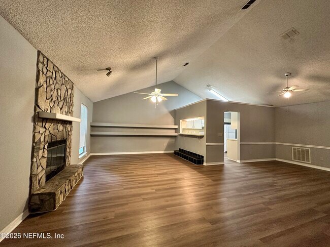 Foto del edificio - 1680 Sandy Hollow Loop