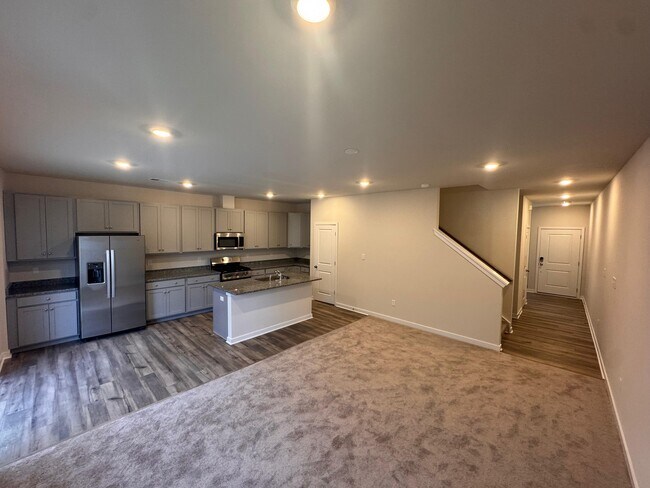 Foto del edificio - 6025 Crosswinds Dr