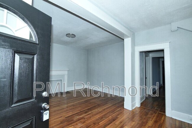 Building Photo - 2918 Hanes Ave