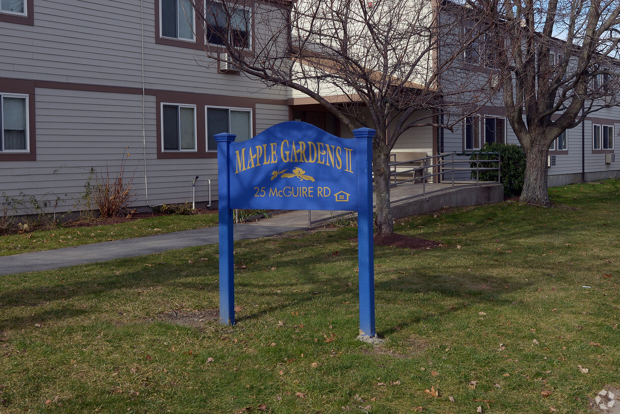 Building Photo - Maple Gardens II