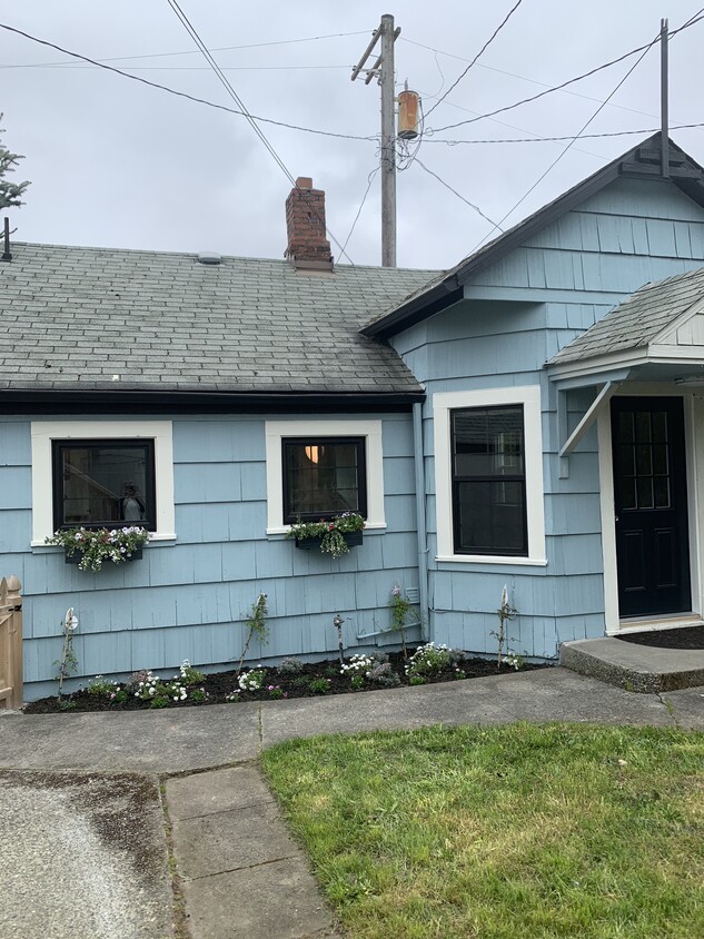 Primary Photo - 409 S 30th St